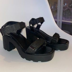 NEW CALL IT SPRING Veronika Heeled sandals - Lug soles size 8W